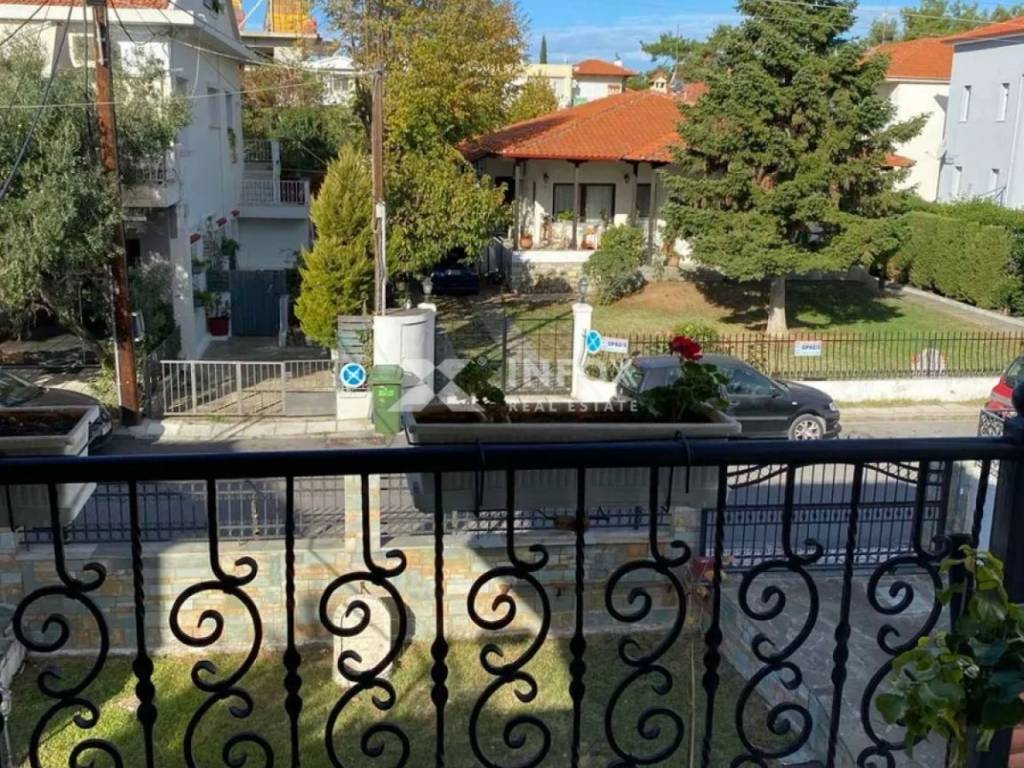 Θέα από μπαλκόνι