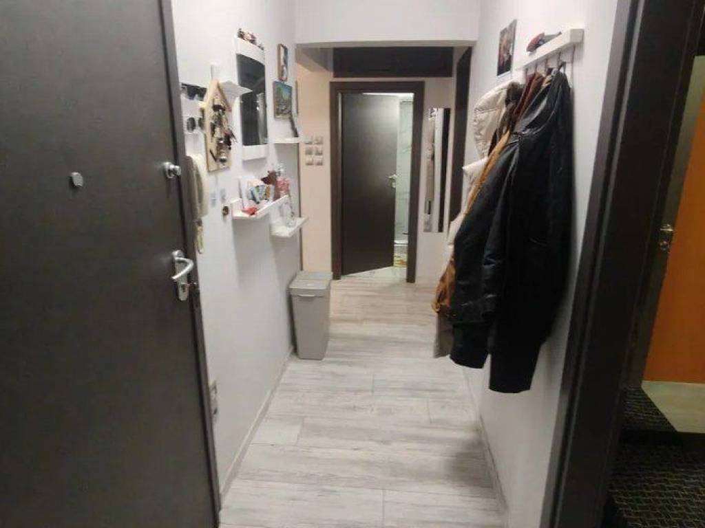 Forumland Real Estate, Διάδρομος