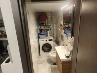 Forumland Real Estate, Μπάνιο