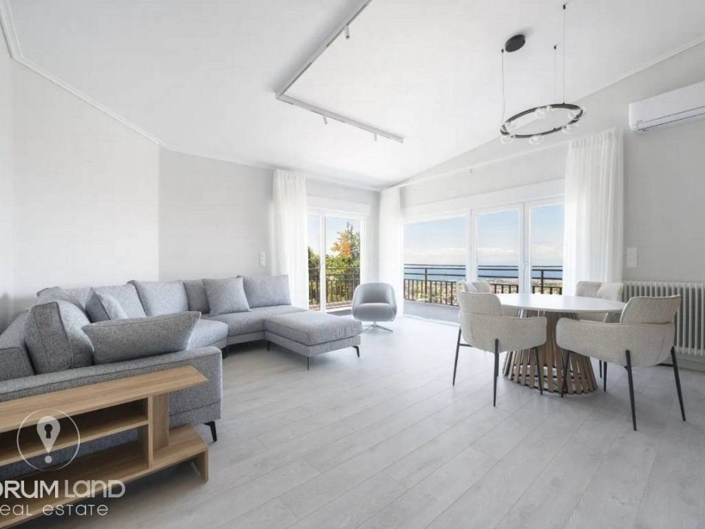 Forumland Real Estate, Καθιστικό