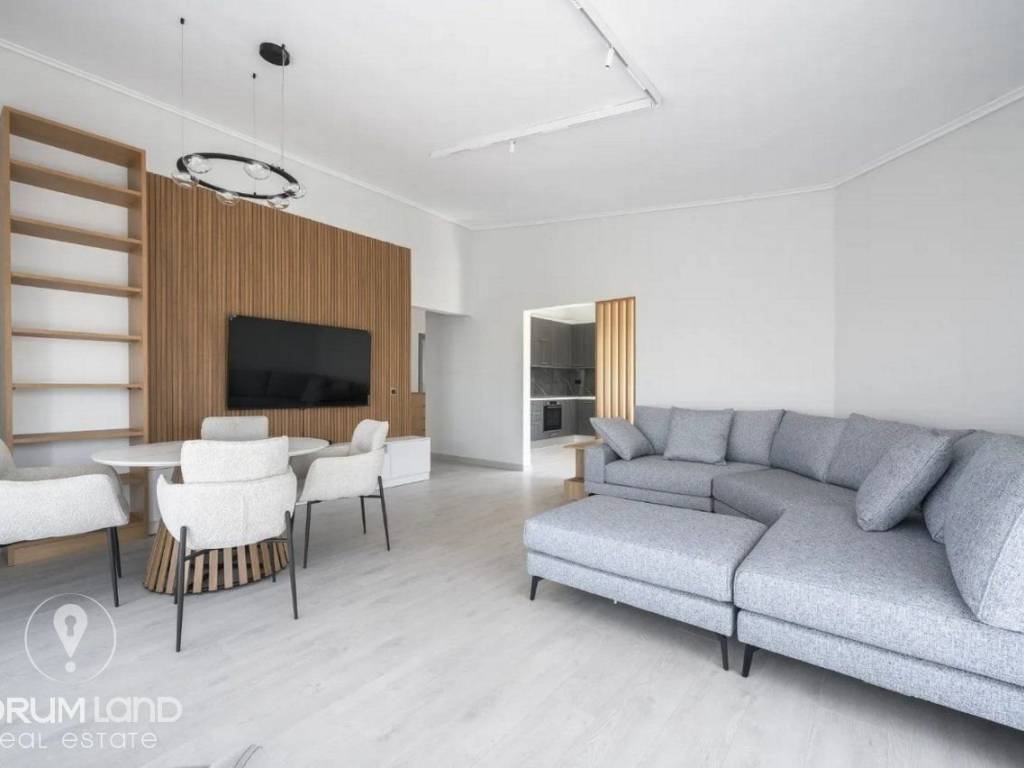 Forumland Real Estate, Καθιστικό