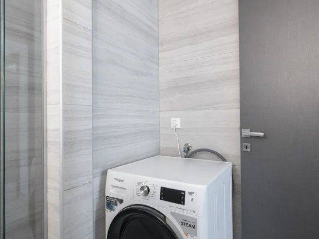 Forumland Real Estate, Μπάνιο