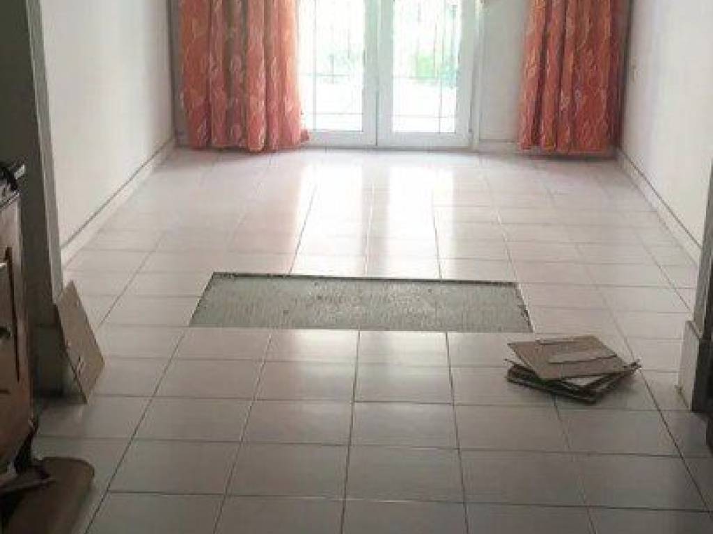 Forumland Real Estate, Σαλόνι