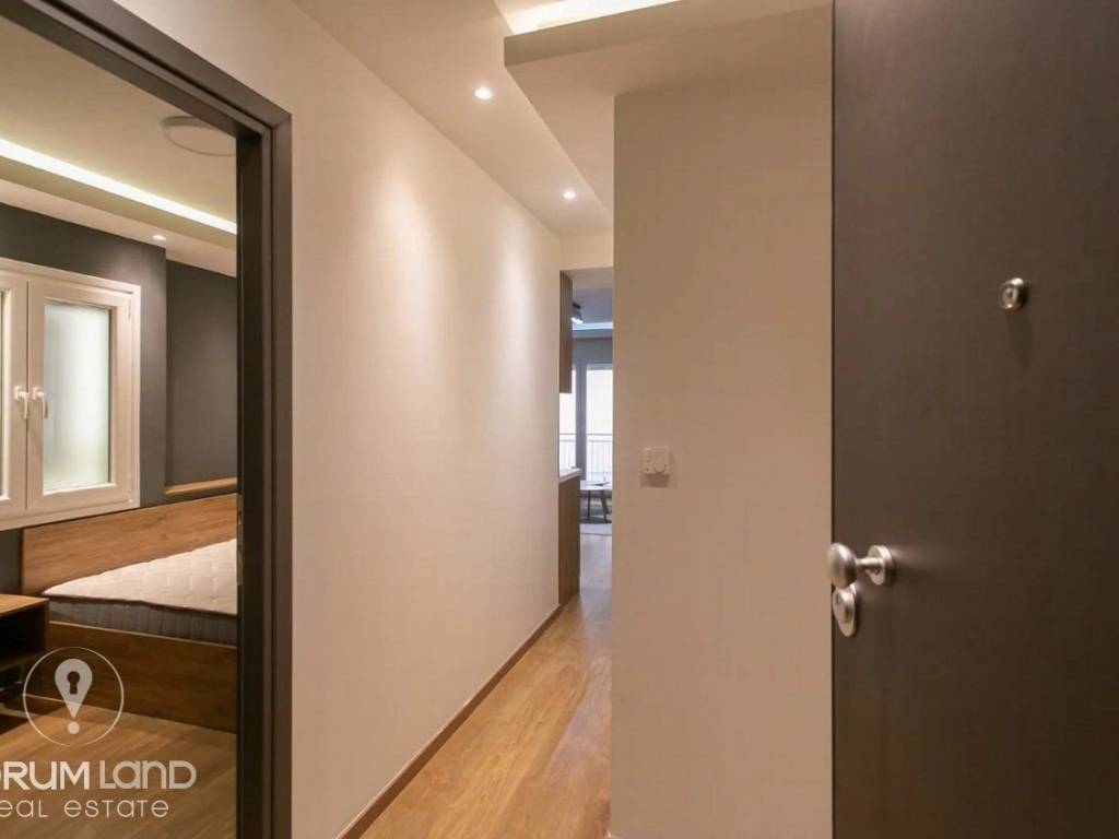 Forumland Real Estate, Διάδρομος