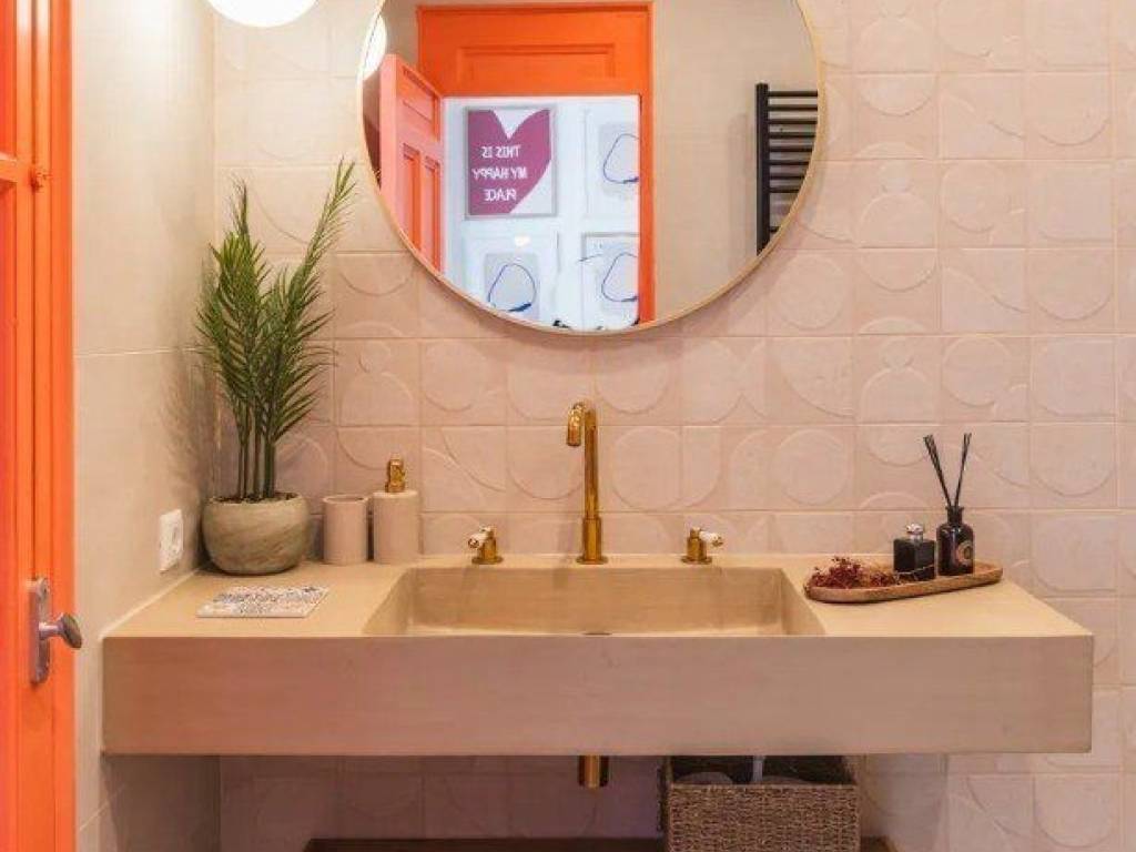 Forumland Real Estate, Μπάνιο