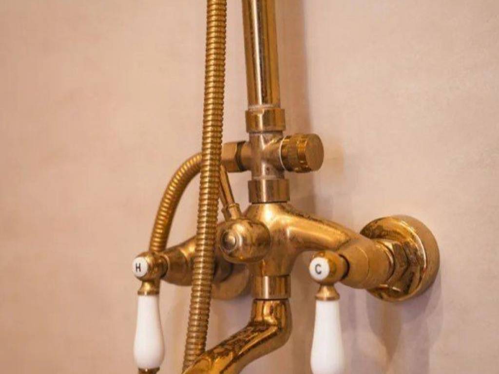 Forumland Real Estate, Μπάνιο