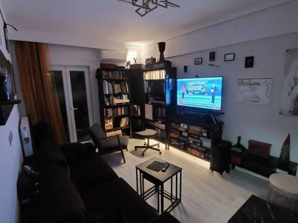 Forumland Real Estate, Σαλόνι