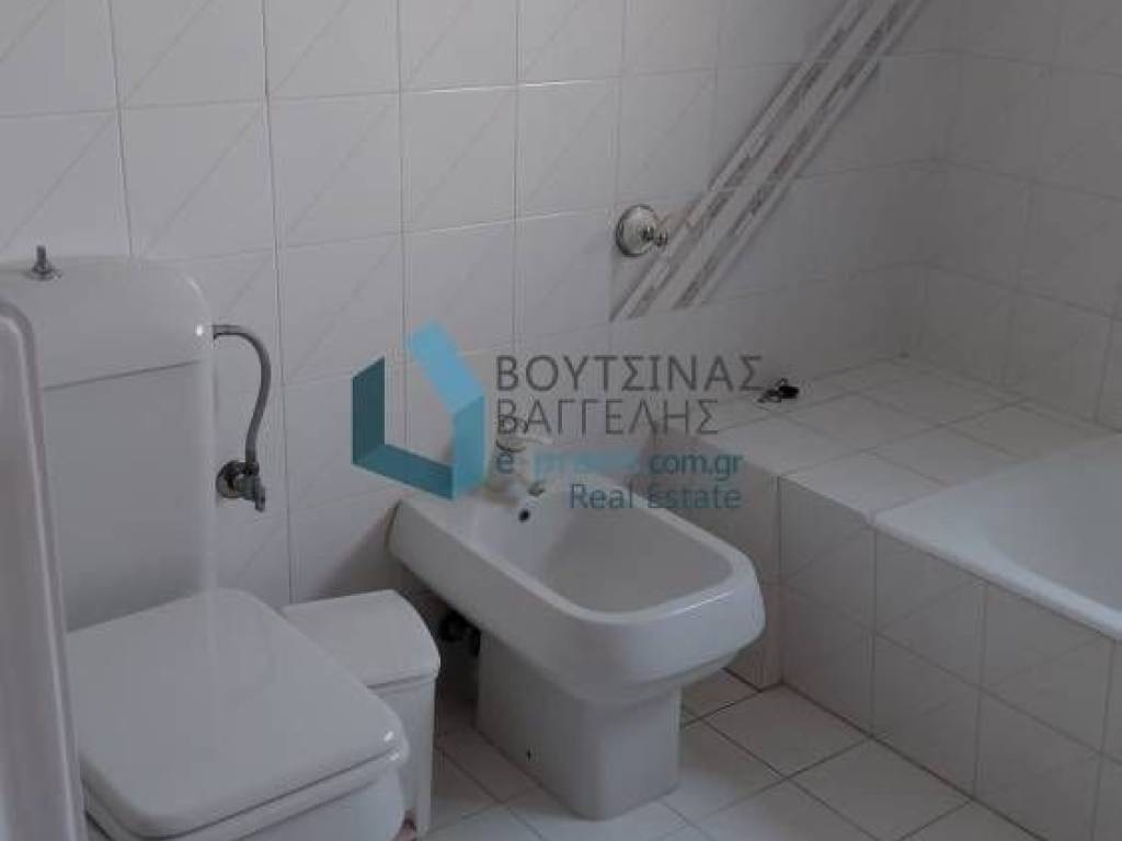 Μπάνιο α΄  ορόφου