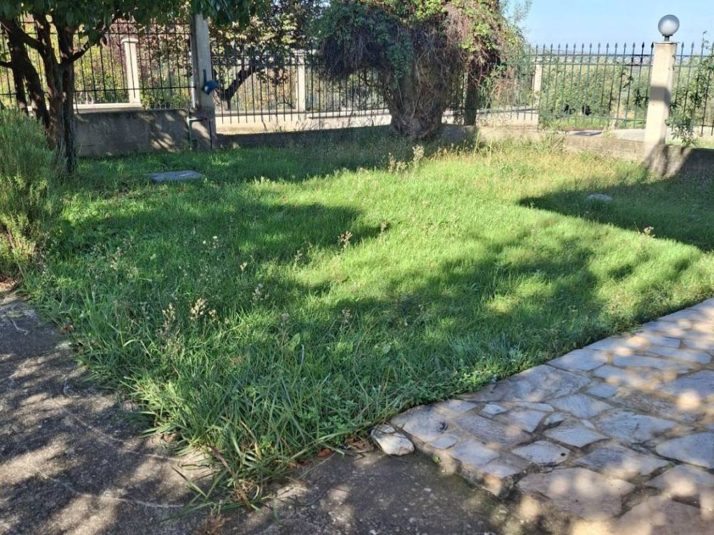 360 τμ οικοπεδο κηπος