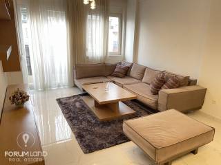 Forumland Real Estate, Σαλόνι