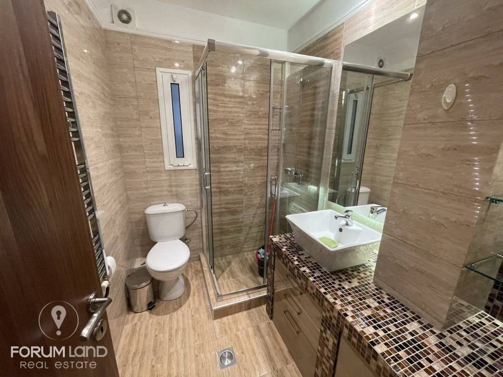 Forumland Real Estate, Μπάνιο