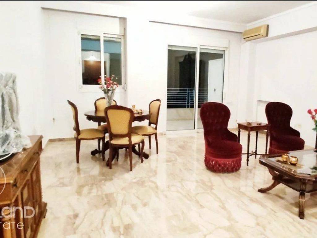 Forumland Real Estate, Εσωτερική όψη