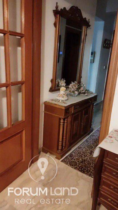 Forumland Real Estate, Χωλ