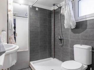 Forumland Real Estate, Μπάνιο