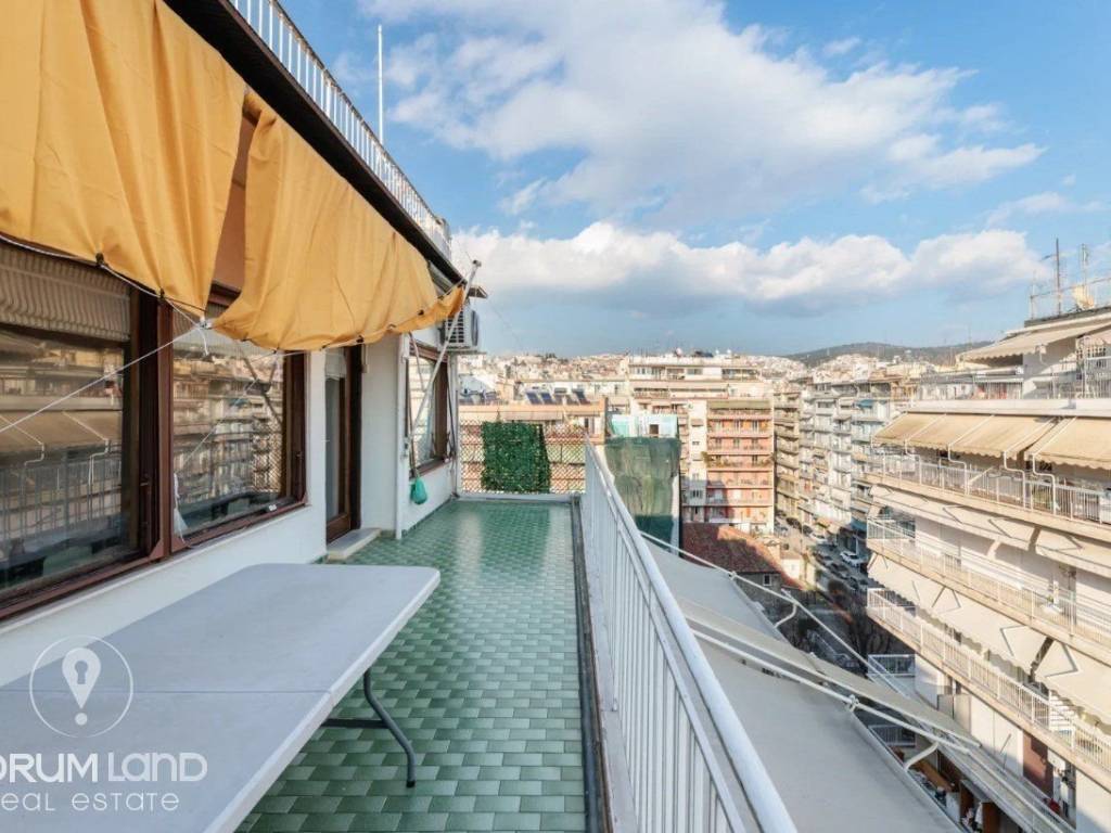 Forumland Real Estate, Βεράντες