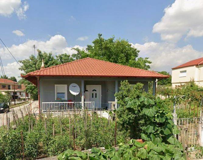 MONOKATOIKIA 105 t.m.