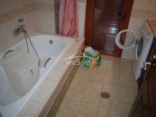 ΑΠΟΨΗ ΚΥΡΙΩΣ ΜΠΑΝΙΟΥ