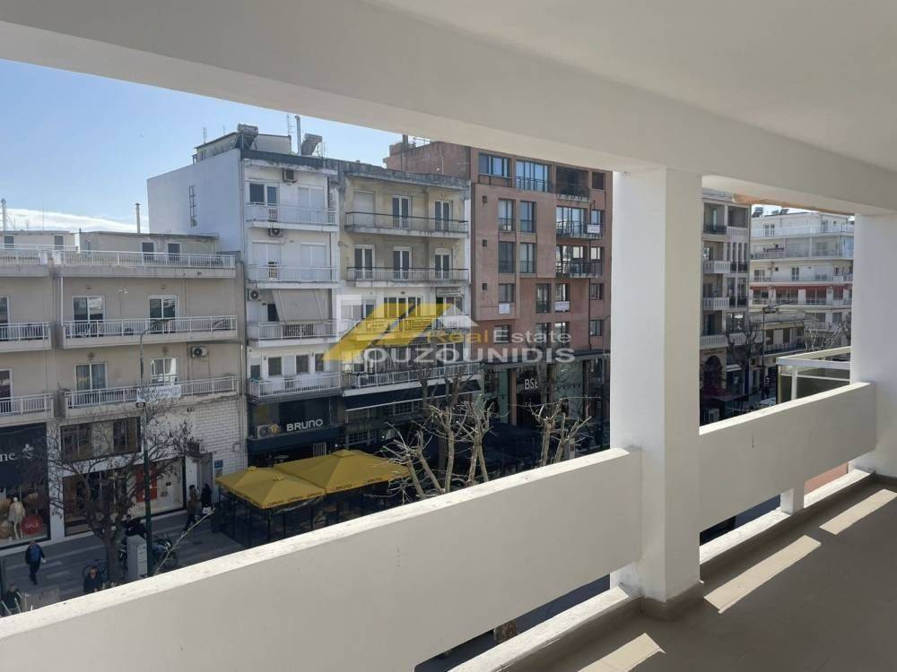 Enoikiash grafeiou sto kentro ths Alexandroupolis