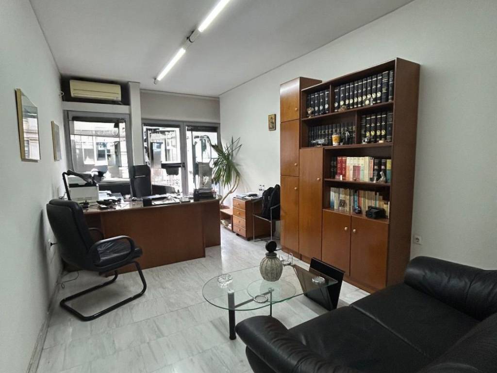 ΚΥΡΙΩΣ ΧΩΡΟΣ