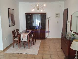 EISODOS AKINETOY | TRAPEZARIA