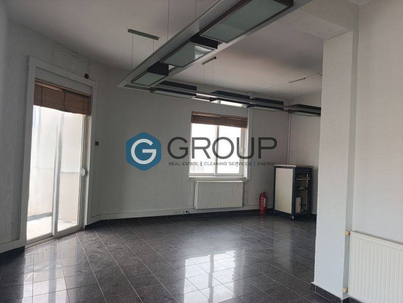 Τρείς χώροι