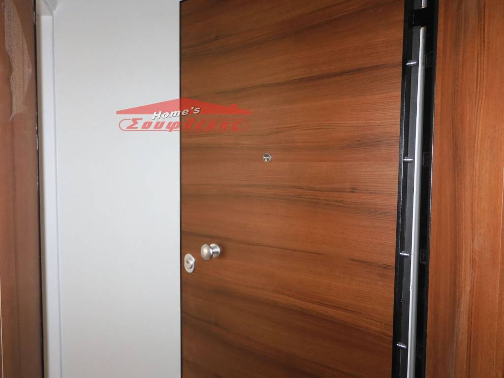 ΘΩΡΑΚΙΣΜΕΝΗ ΠΟΡΤΑ