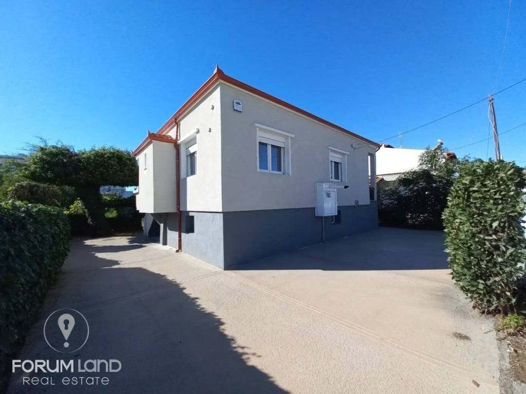 Forumland Real Estate, Εξωτερική Όψη