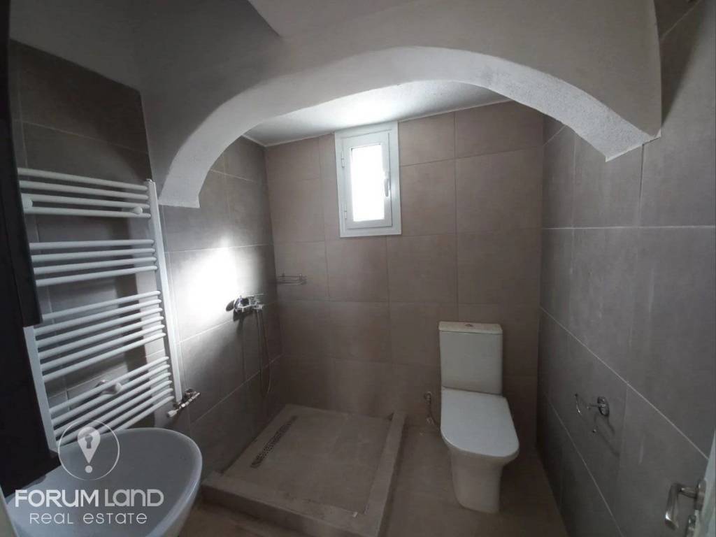 Forumland Real Estate, Μπάνιο