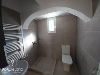 Forumland Real Estate, Μπάνιο