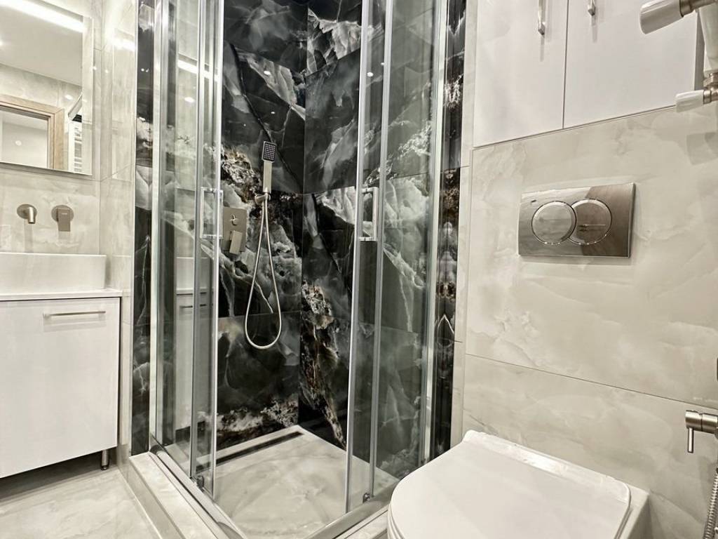 Forumland Real Estate, Μπάνιο με ντουζιέρα