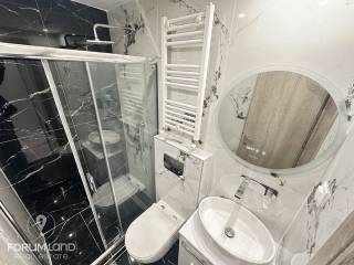 Forumland Real Estate, Μπάνιο με ντουζιέρα