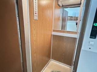 Forumland Real Estate, Ανελκυστήρας