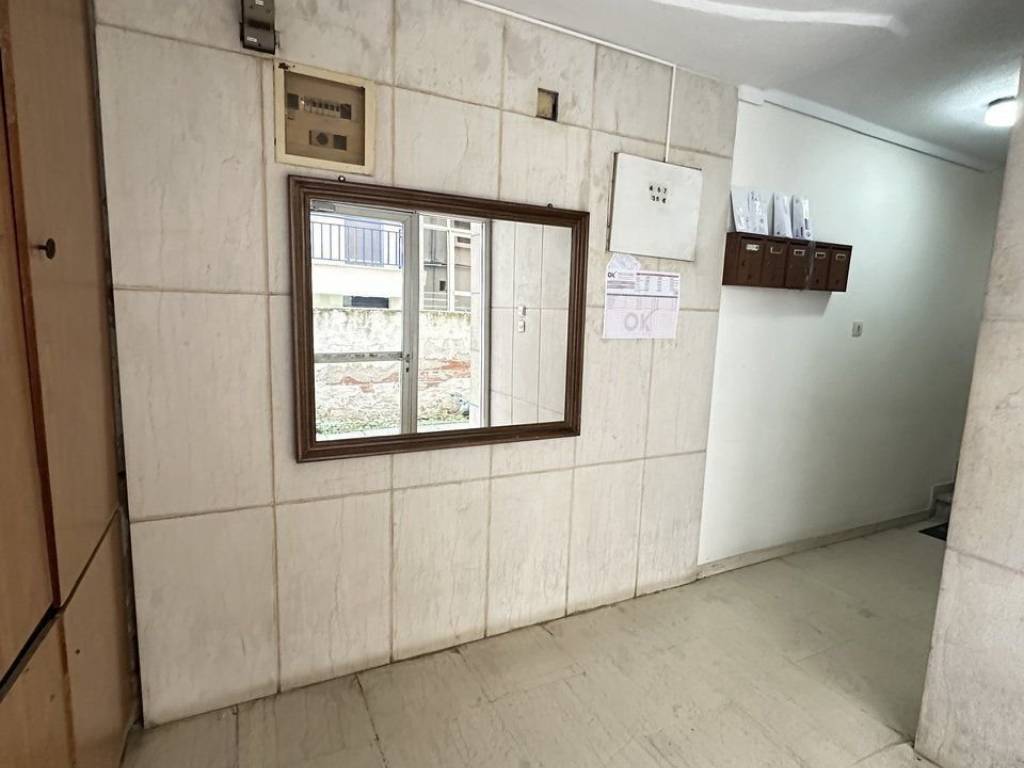 Forumland Real Estate, Είσοδος