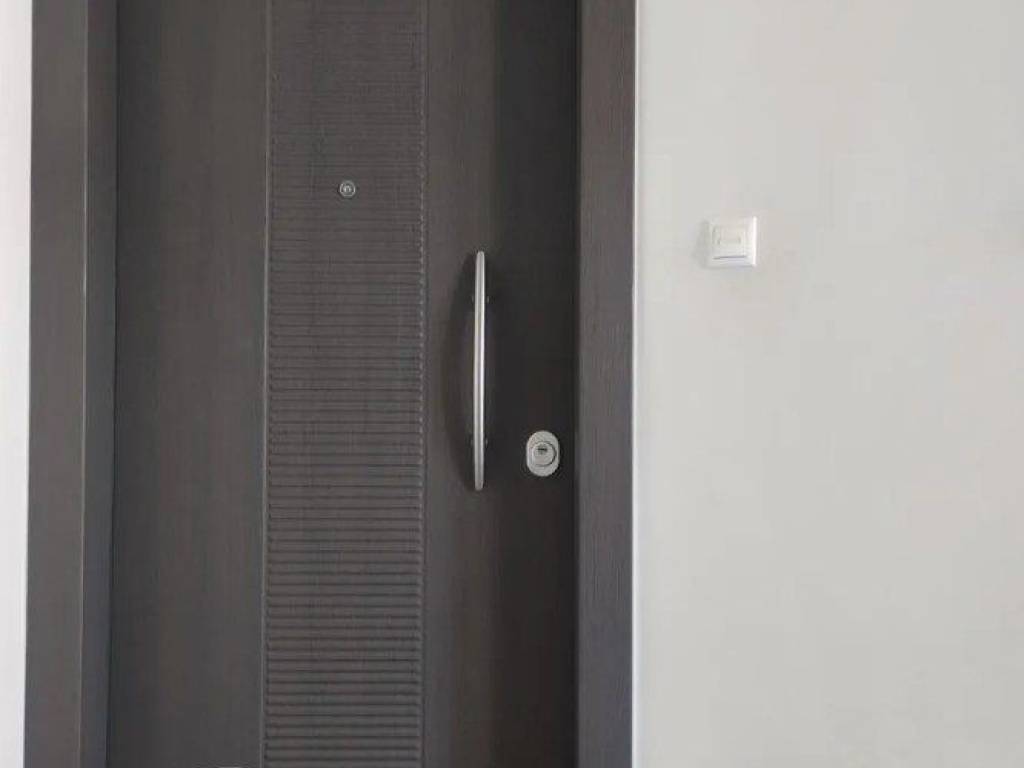 Forumland Real Estate, Είσοδος