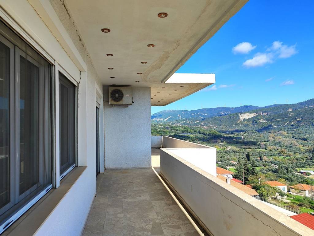 MEGALES BERANTES ME APLETE THEA