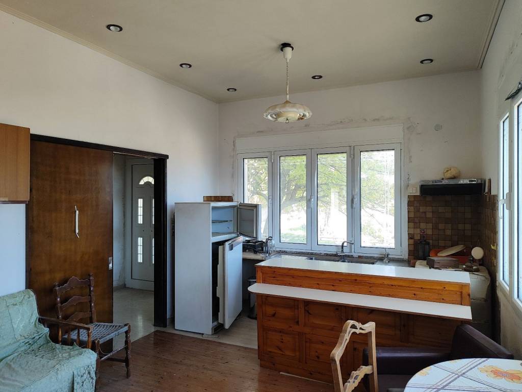 E KOYZINA TOY ISOGEIOY