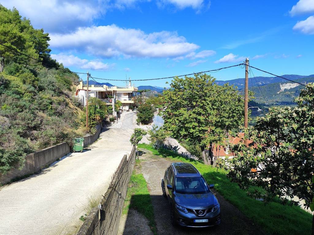 ME EYKOLE PROSBASE KAI THESE STATHMEYSES