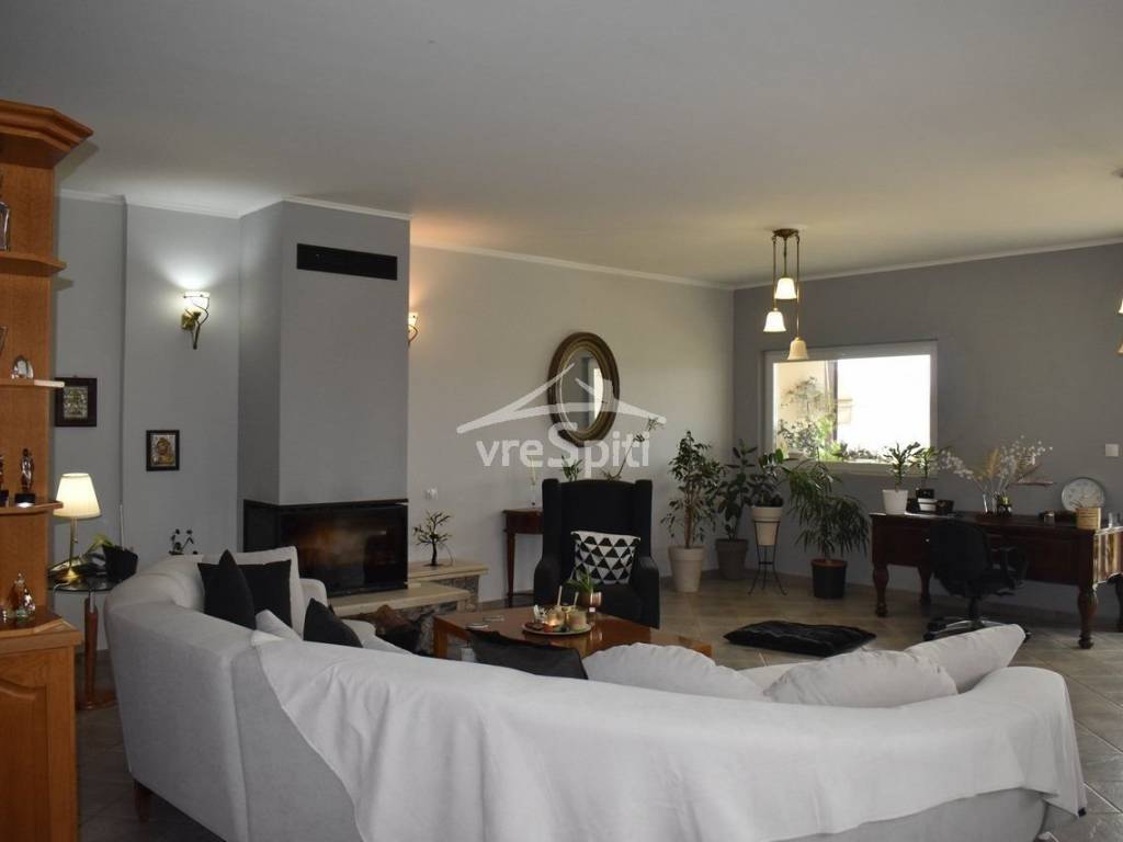 ΑΠΟΨΗ ΚΥΡΙΑΣ ΚΑΤΟΙΚΙΑΣ