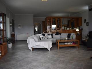 ΑΠΟΨΗ ΚΥΡΙΑΣ ΚΑΤΟΙΚΙΑΣ