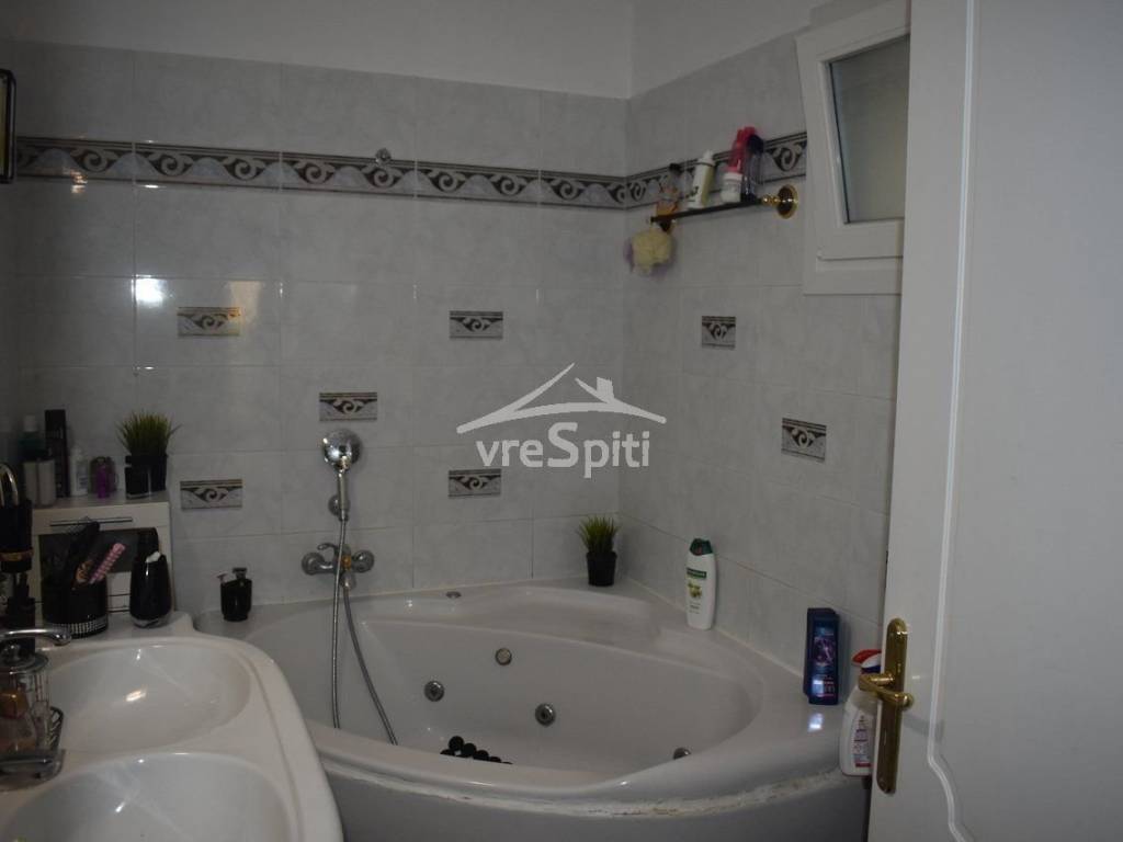 ΑΠΟΨΗ ΚΥΡΙΑΣ ΚΑΤΟΙΚΙΑΣ