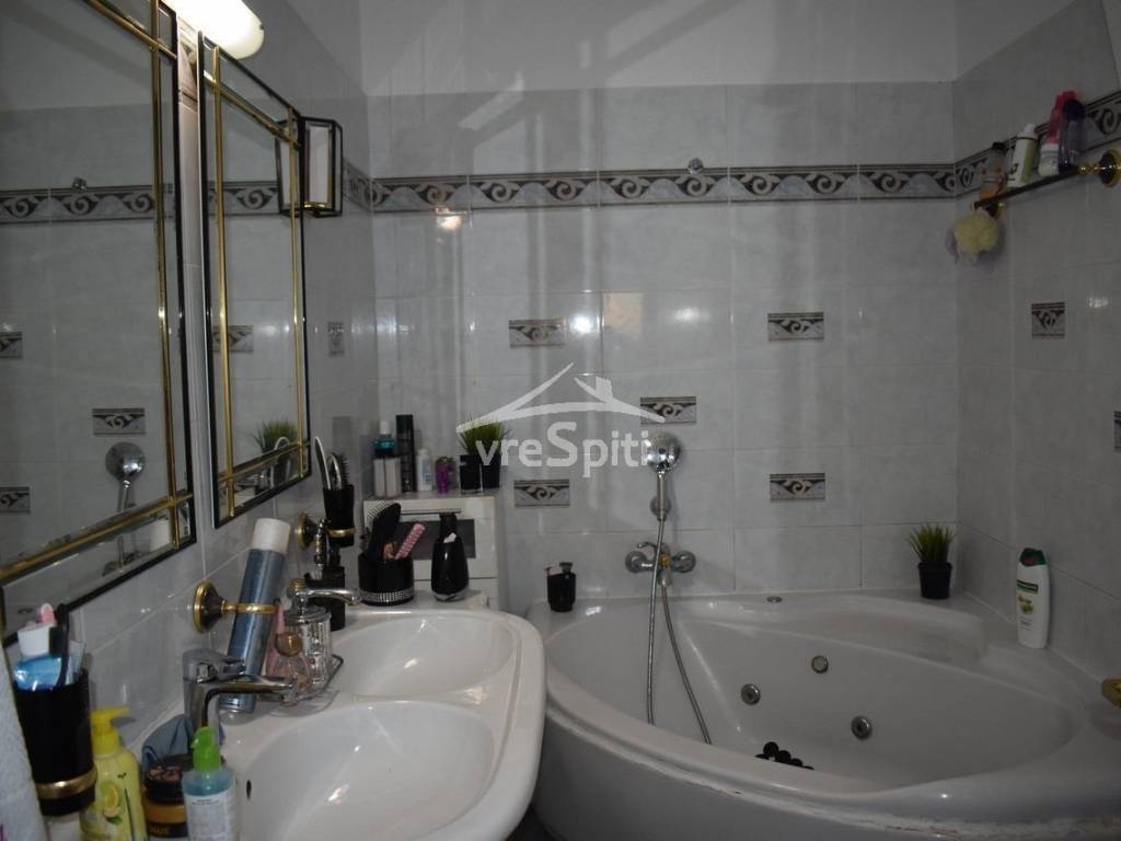 ΑΠΟΨΗ ΚΥΡΙΑΣ ΚΑΤΟΙΚΙΑΣ