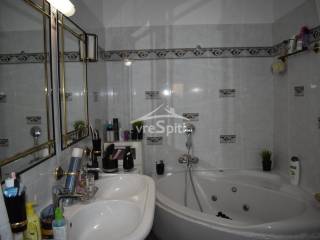 ΑΠΟΨΗ ΚΥΡΙΑΣ ΚΑΤΟΙΚΙΑΣ