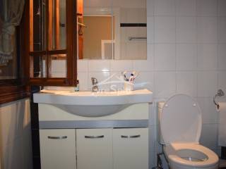 ΜΠΑΝΙΟ ΕΠΑΝΩ ΕΠΙΠΕΔΟΥ