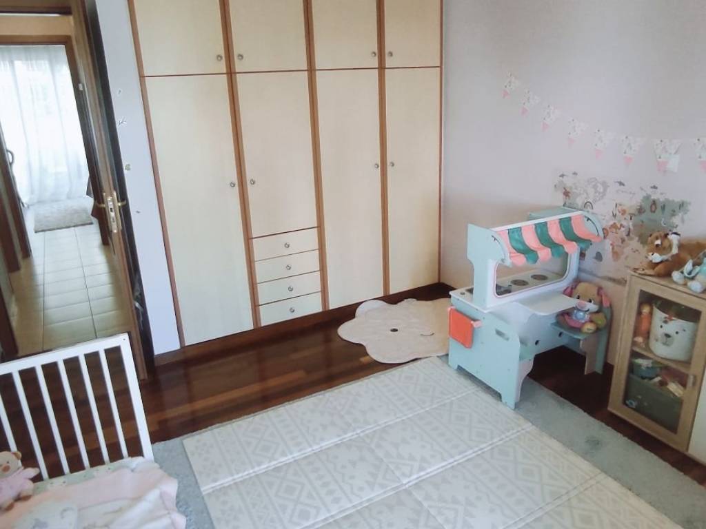 Ypnodomatio 2 prosopseos photeino me megalo mpalkoni