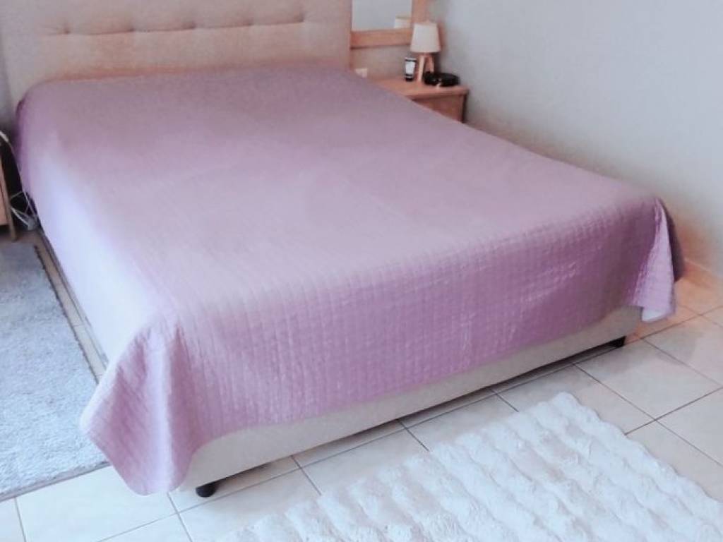 Ypnodomatio 1 Eyrychoro me mpalkoni esycho me thea dentra