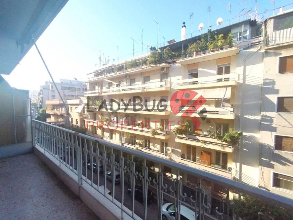 Θέα από μπαλκόνι