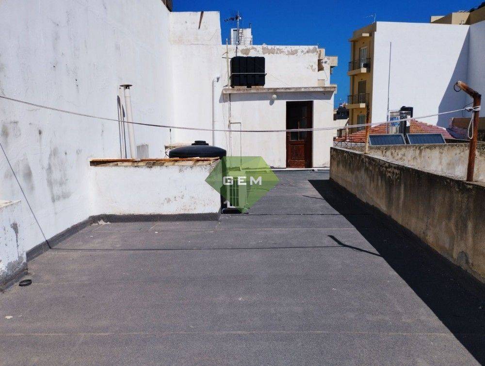 ταράτσα με αποθήκη