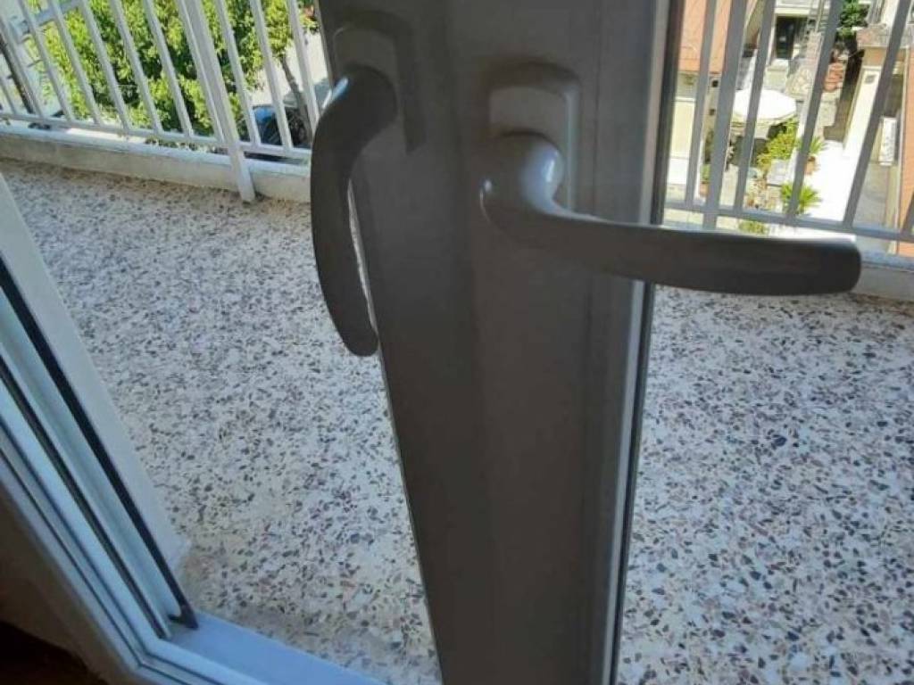 ΠΟΡΤΑ ΑΛΟΥΜΙΝΙΟΥ