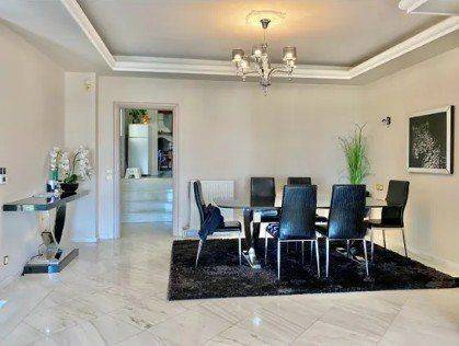 Forumland Real Estate, Τραπεζαρία