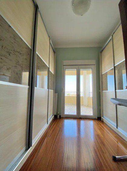 Forumland Real Estate, Ντουλάπες